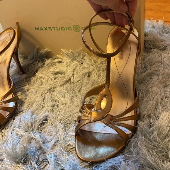 Max Studios Strappy Shoes - Picture 4 of 13